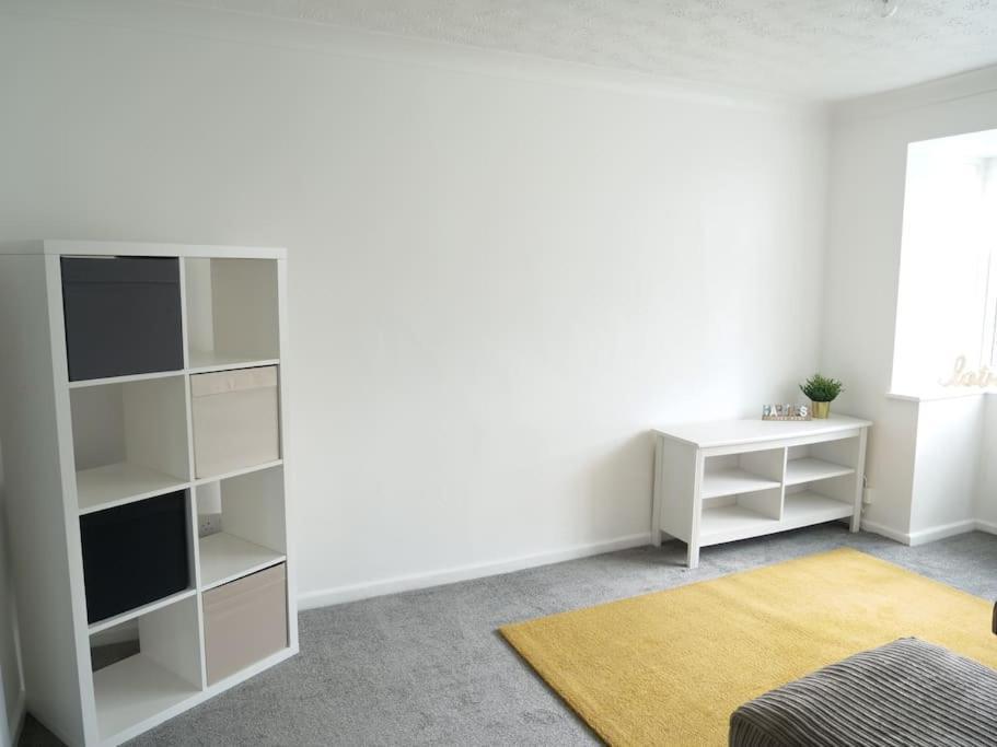 Cosy Four Bed Property With En-Suite Near To Nec Birmingham Airport And The City Exterior photo